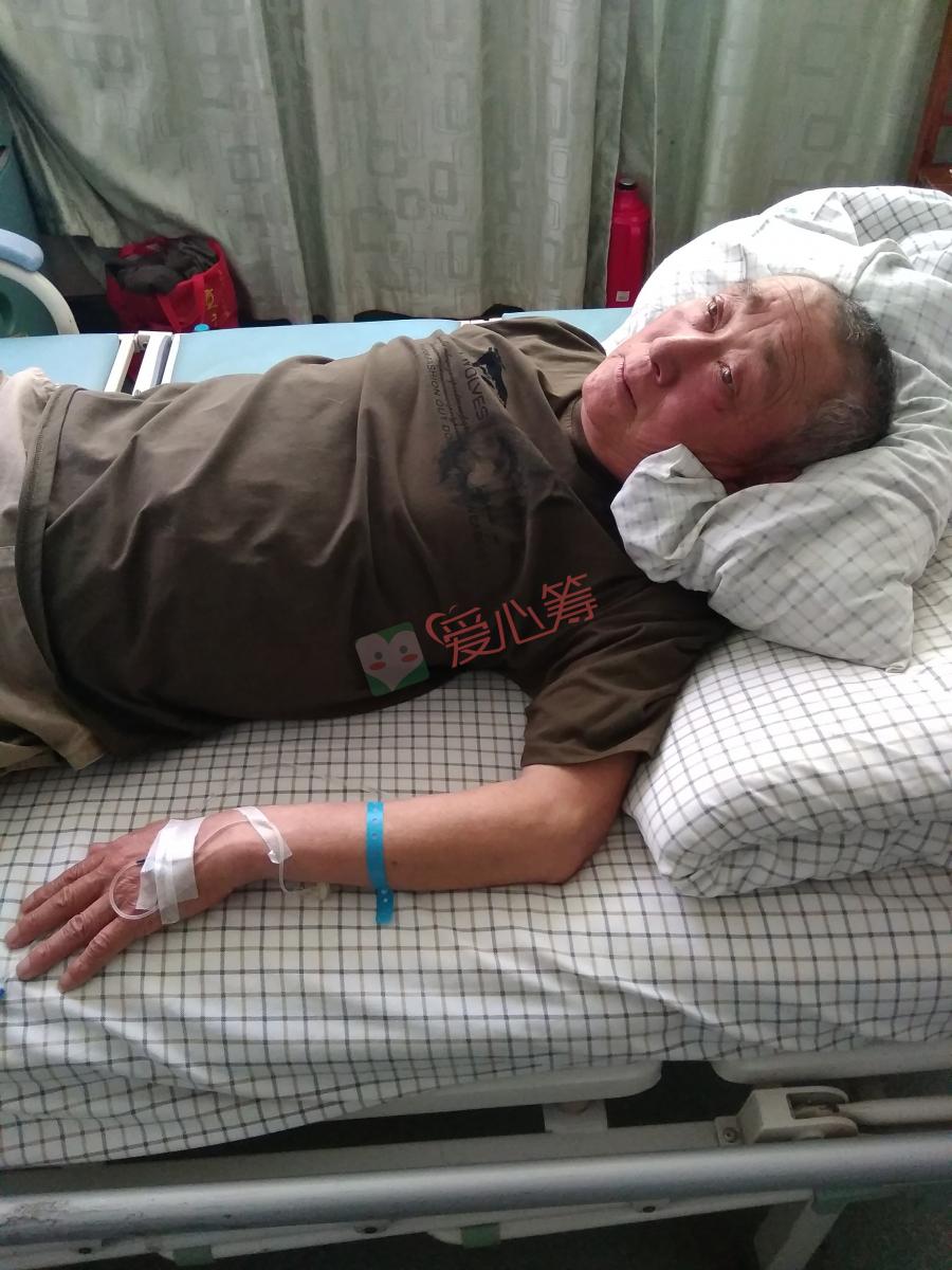 父亲刚到了享受晚年的年龄,却不幸患了很少见的扁桃体癌!